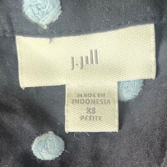 J Jill | EUC Women’s Navy Blue Button-down with Embroidered Polka Dots Size XS P - Picture 6 of 6